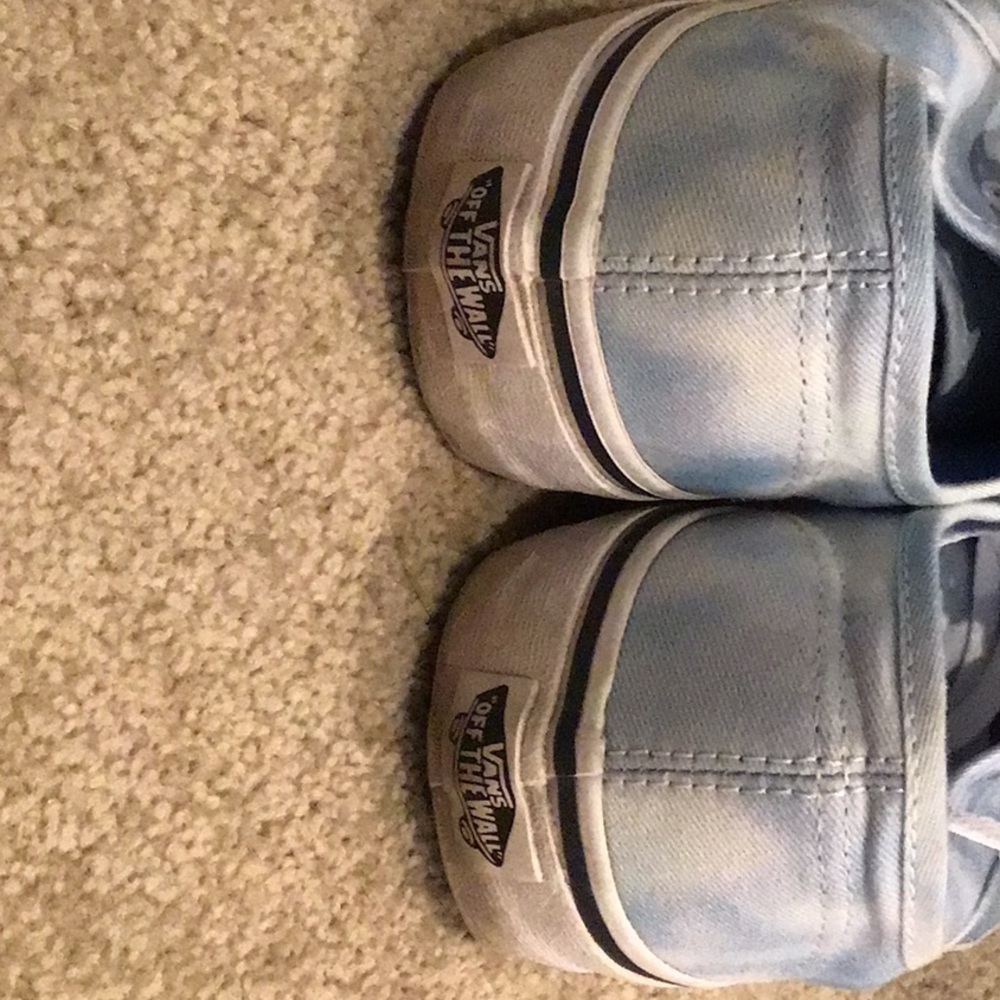 Vans - Picture 2 of 4
